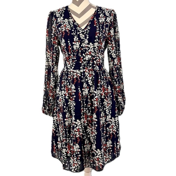 NWT - Cupshe Cicely Ditsy Floral V-Neck Mini Dress - Size M - Picture 2 of 14